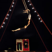 Els anys 50 tornen al Termet amb acrobàcies, humor i trapezi