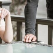 L’estiu dispara els robatoris de mòbils en platges i terrasses