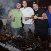 La Nit de la Xulla plena els carrers de Vila-real amb olor de tradició