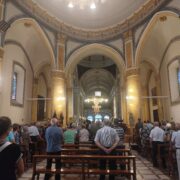 Vila-real viu un diumenge de fe i tradició amb misses i processons als barris