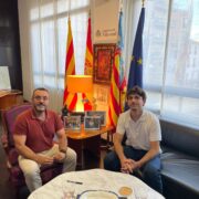 L’alcalde de Vila-real rep oficialment a Manuel Flores Serrano com a nou president dels Lluïsos