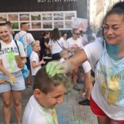 Els colors omplin el centre de Vila-real amb la VI Marxa Solidària Holi Color