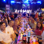 Vila-real reuneix 2.300 veïns i veïnes al XXIII macrosopar de pa i porta