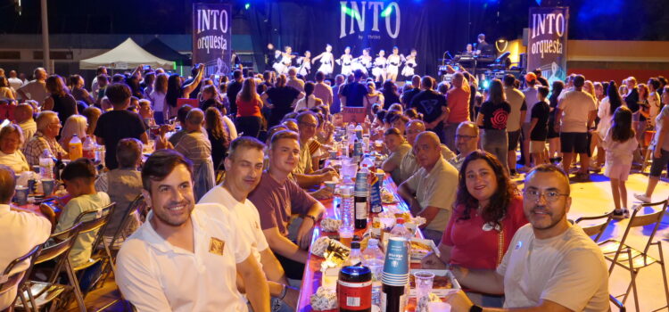 Vila-real reuneix 2.300 veïns i veïnes al XXIII macrosopar de pa i porta