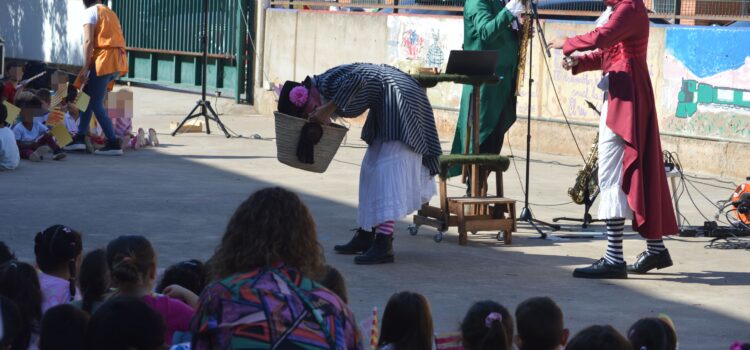 El Correllengua escolar encén la flama del valencià als col·legis de Vila-real