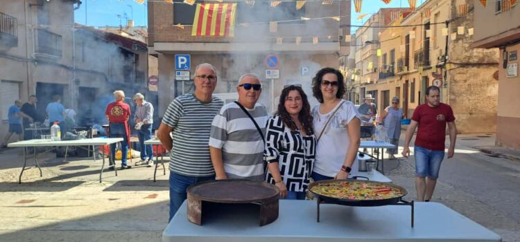 Vila-real viu una jornada festiva als seus barris amb paelles i lliurament de la clau