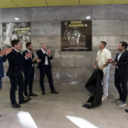 El Villarreal CF immortalitza Rodrigo Hernández al Passeig Groc