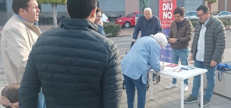El PP de Vila-real continúa con su campaña de recogida de firmas contra el ‘basurazo’