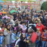 Centenars de xiquets participen en les campanades infantils